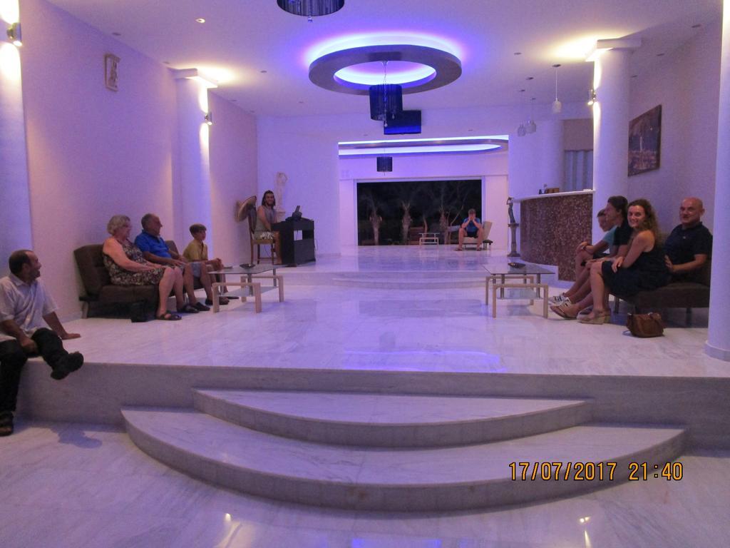 Saint Konstantin Beach Apartments Stegna ภายนอก รูปภาพ